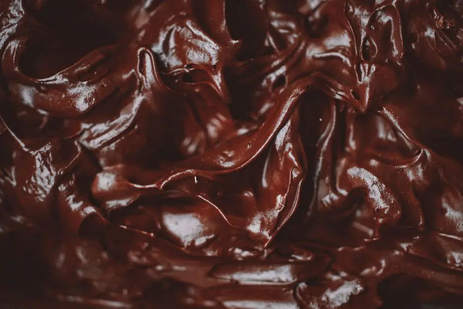 Tarte poire chocolat avec ganache lisse et poires caramélisées, recette chef